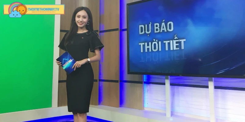 Linh Chi và cộng sự trong quá trình xây dựng thoitiethomnay.tv