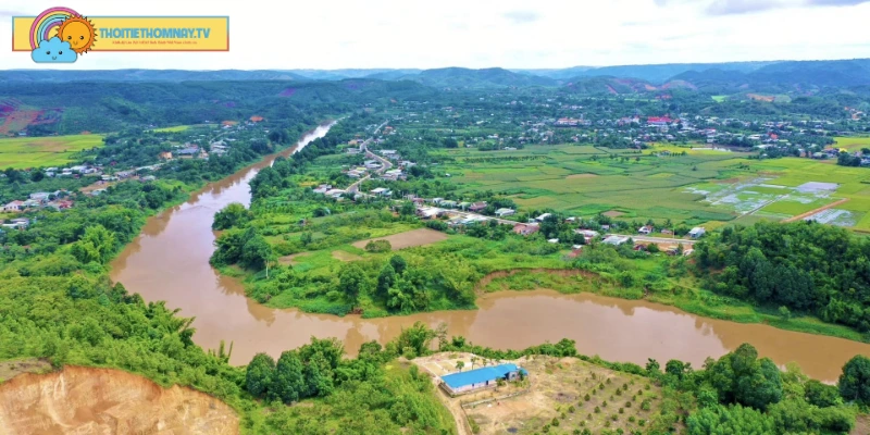 Thời tiết Bình Phước chịu ảnh hưởng gió mùa Tây Nam