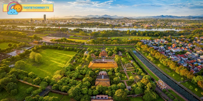 Đặc trưng địa lý và khí hậu của tỉnh Thừa Thiên Huế