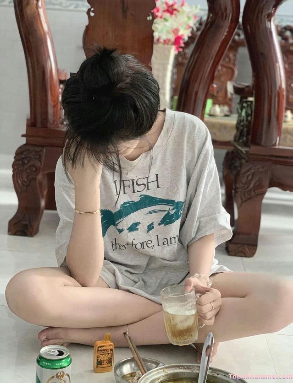 ảnh con gái uống bia 7