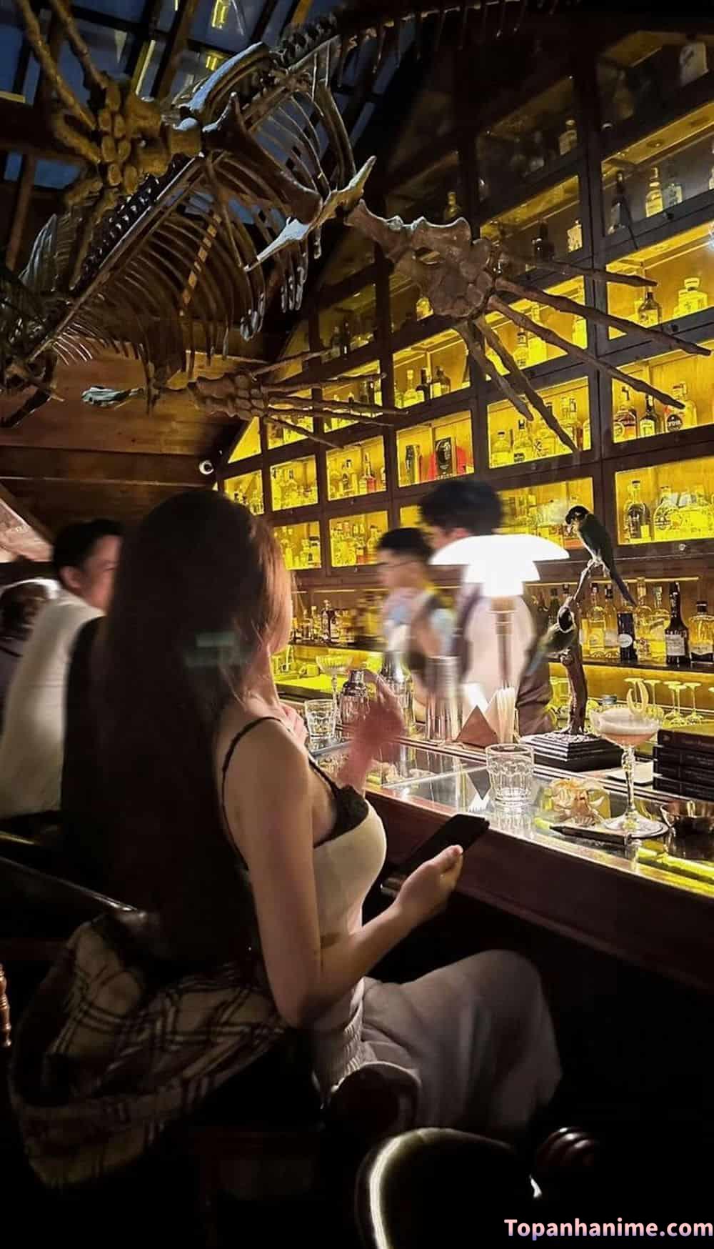 ảnh gái đi bar 13