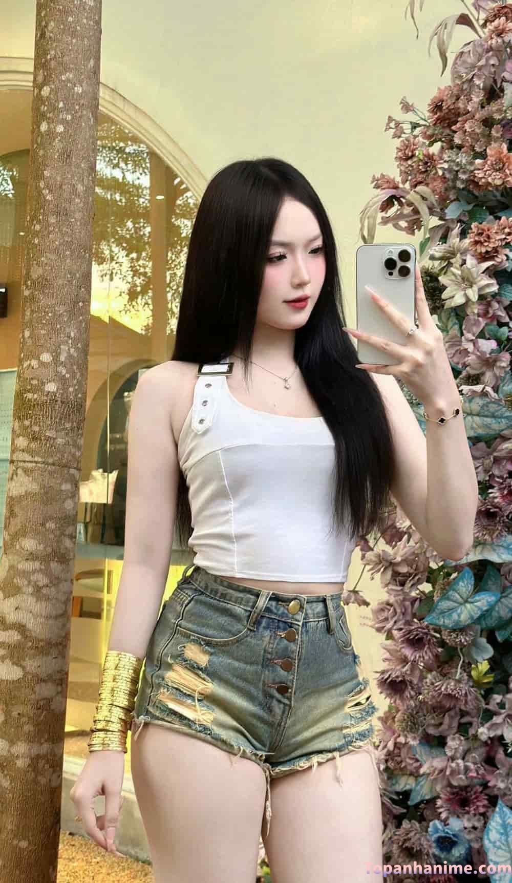 ảnh gái mặc quần ngắn 16