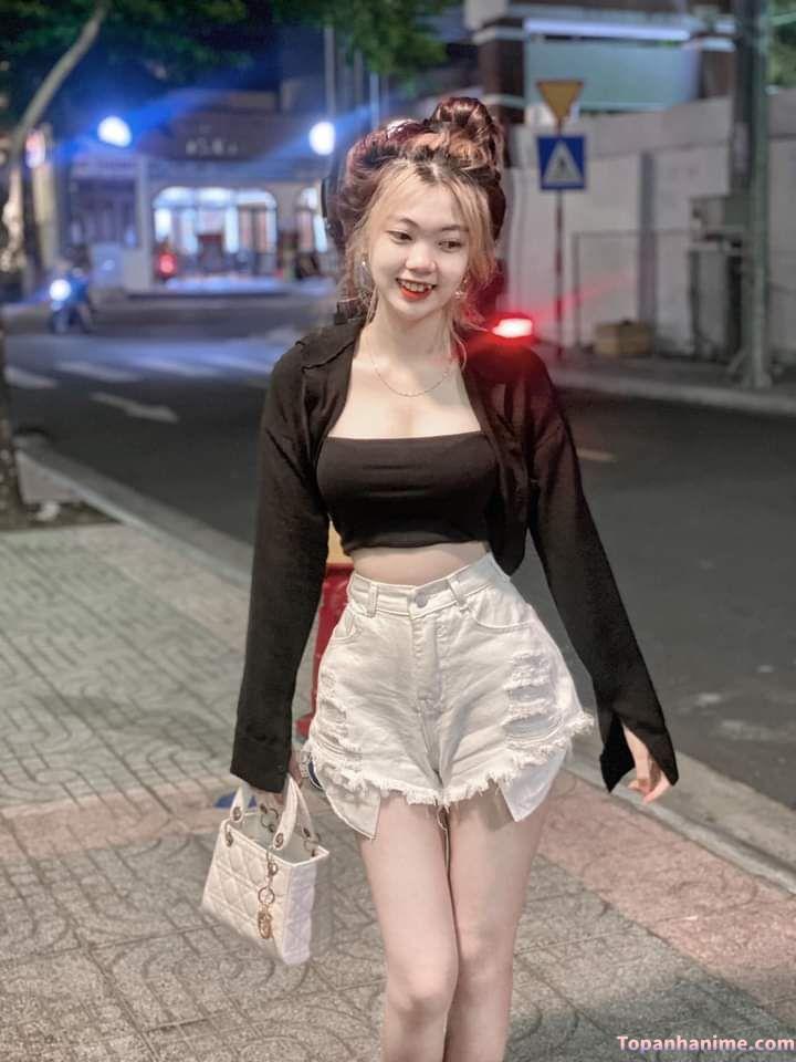 ảnh gái mặc quần ngắn 10