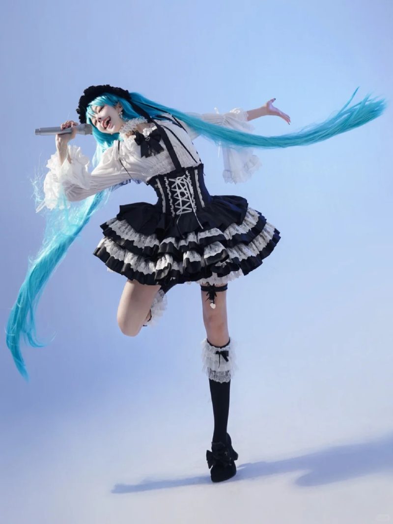 ảnh Miku Nakano 18
