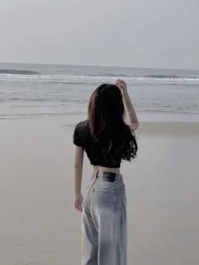 119+ Ảnh Gái Đi Biển Che Mặt: Vẻ Đẹp Bí Ẩn Dưới Ánh Nắng Hè
