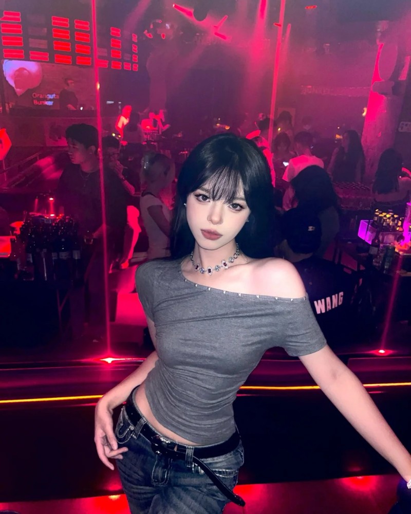 gái quán bar 1