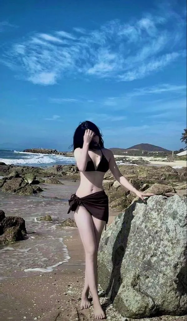 Ảnh Gái Xinh Mặc Bikini Che Mặt 64