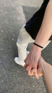 189+ Ảnh Nắm Tay Người Yêu: Tuyển Tập Lãng Mạn Nhất Cho Cặp Đôi