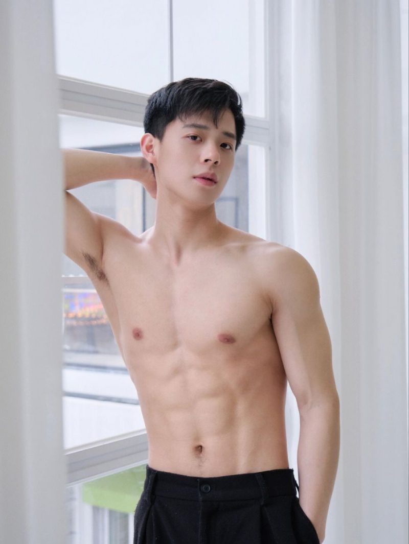 Ảnh trai đẹp sáu múi body săn chắc 4