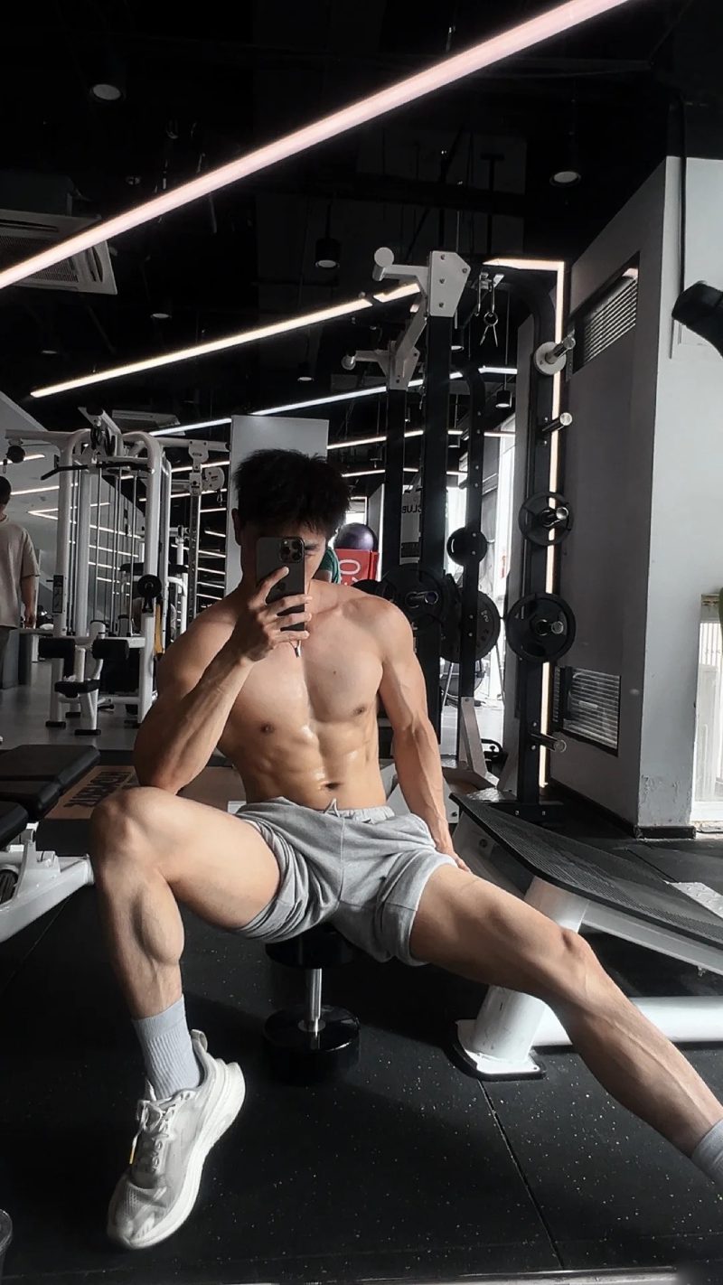 Ảnh trai đẹp sáu múi body săn chắc 22
