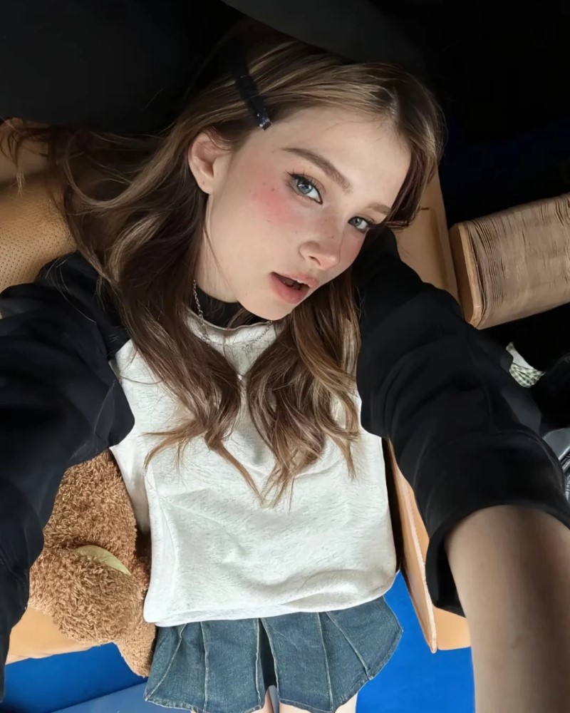 Gái châu Âu 24