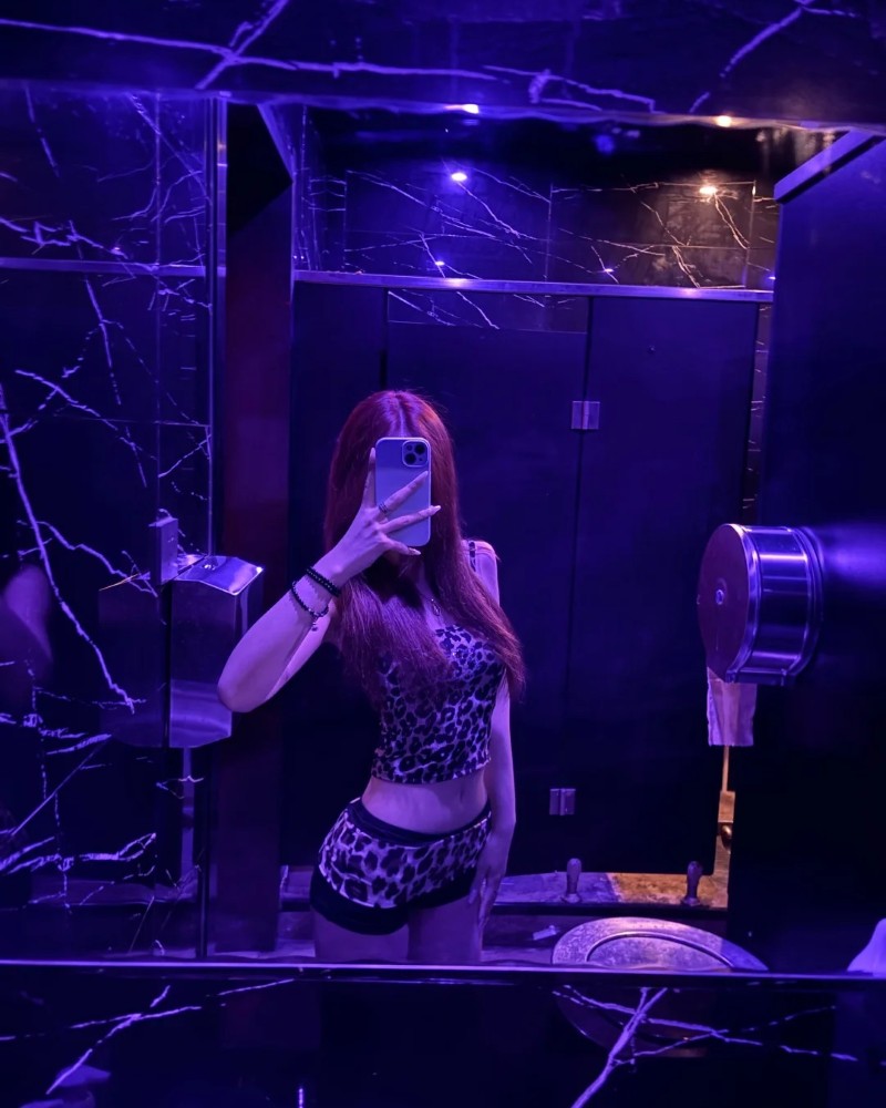 gái quán bar 24