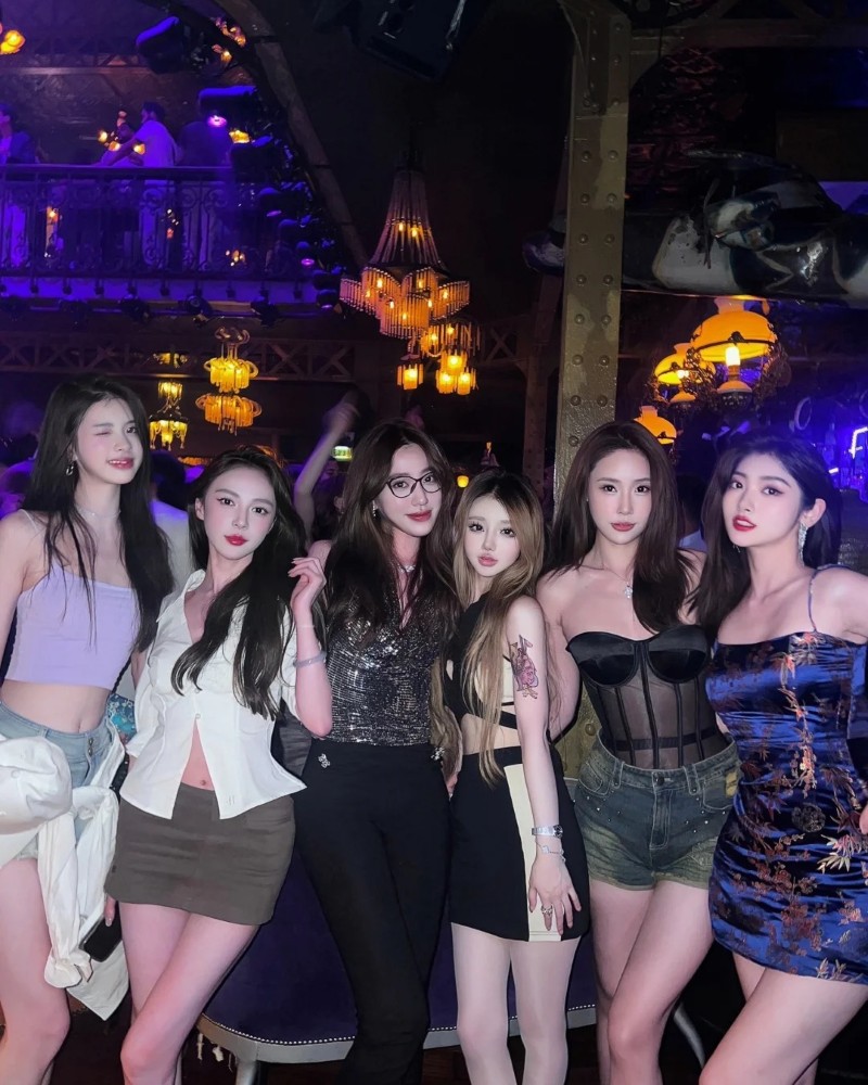 gái quán bar 18