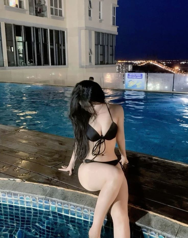 Gái xinh bikini quyến rũ 8
