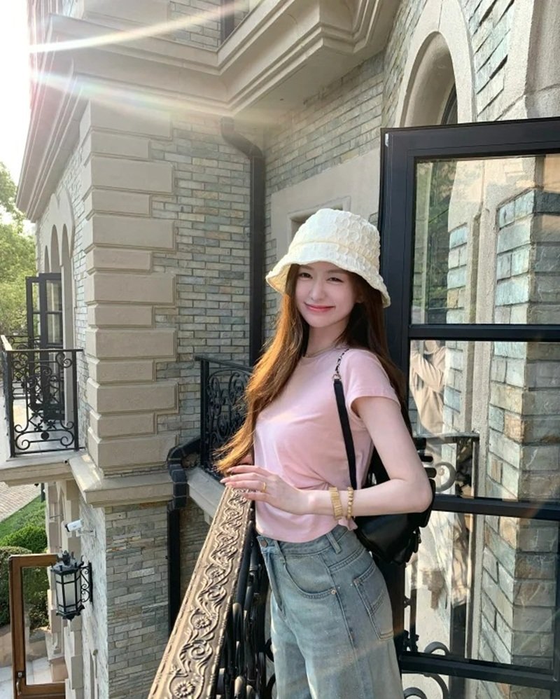 Gái Xinh Mặc Pinky 2