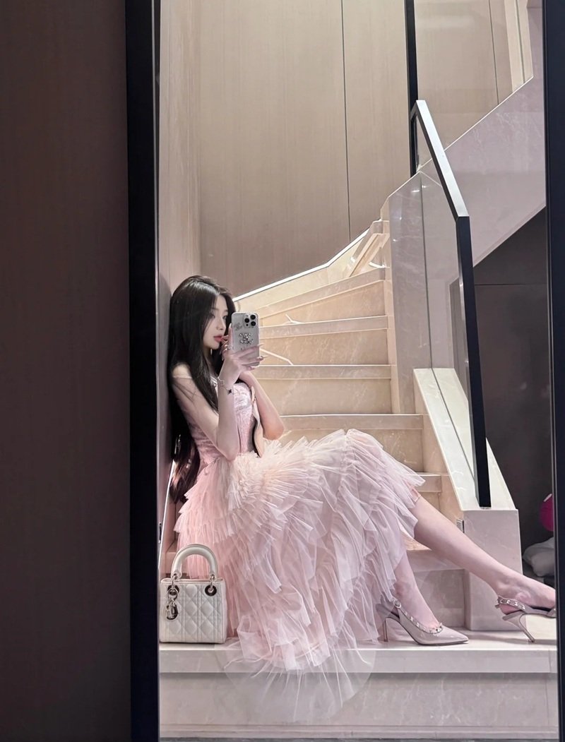 Gái Xinh Mặc Pinky 11