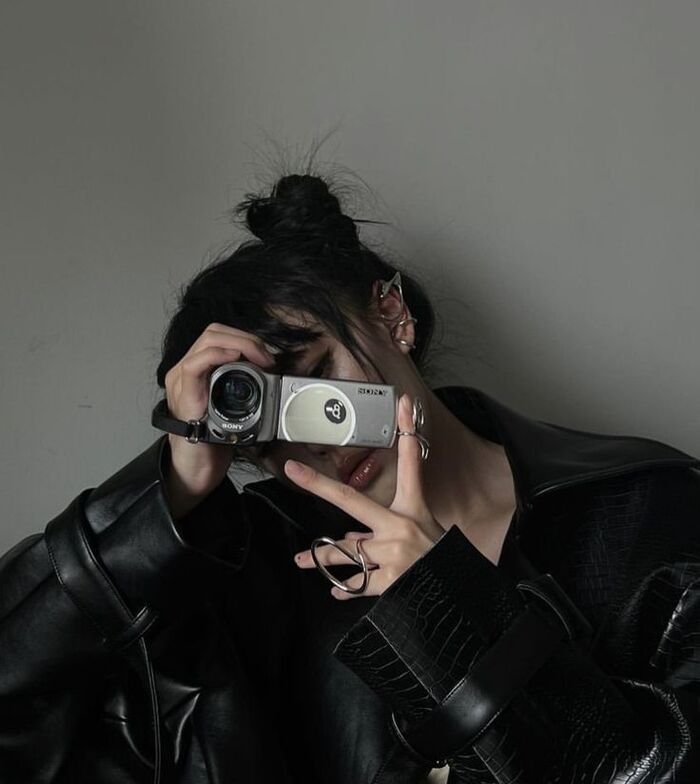 Stylish Girl DP 19