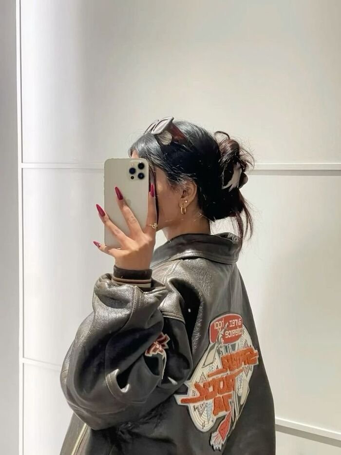Stylish Girl DP 23