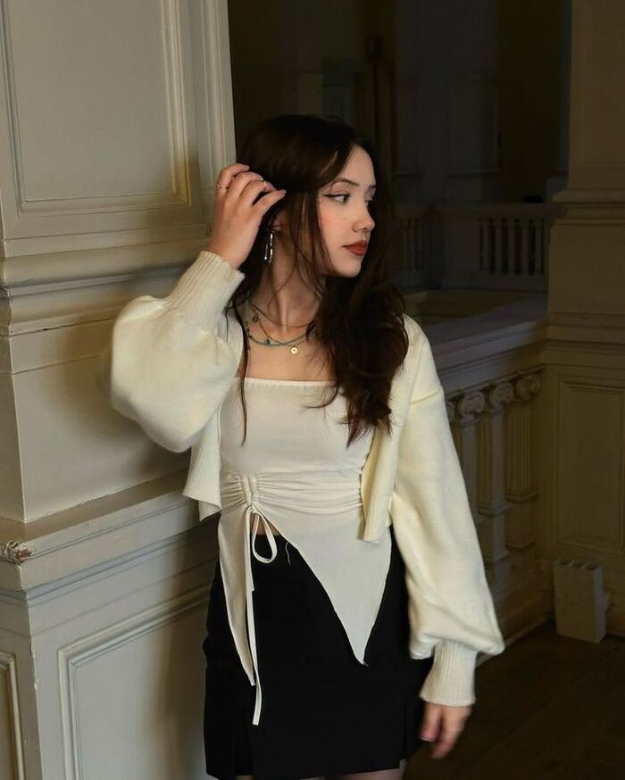 Stylish Girl DP 24