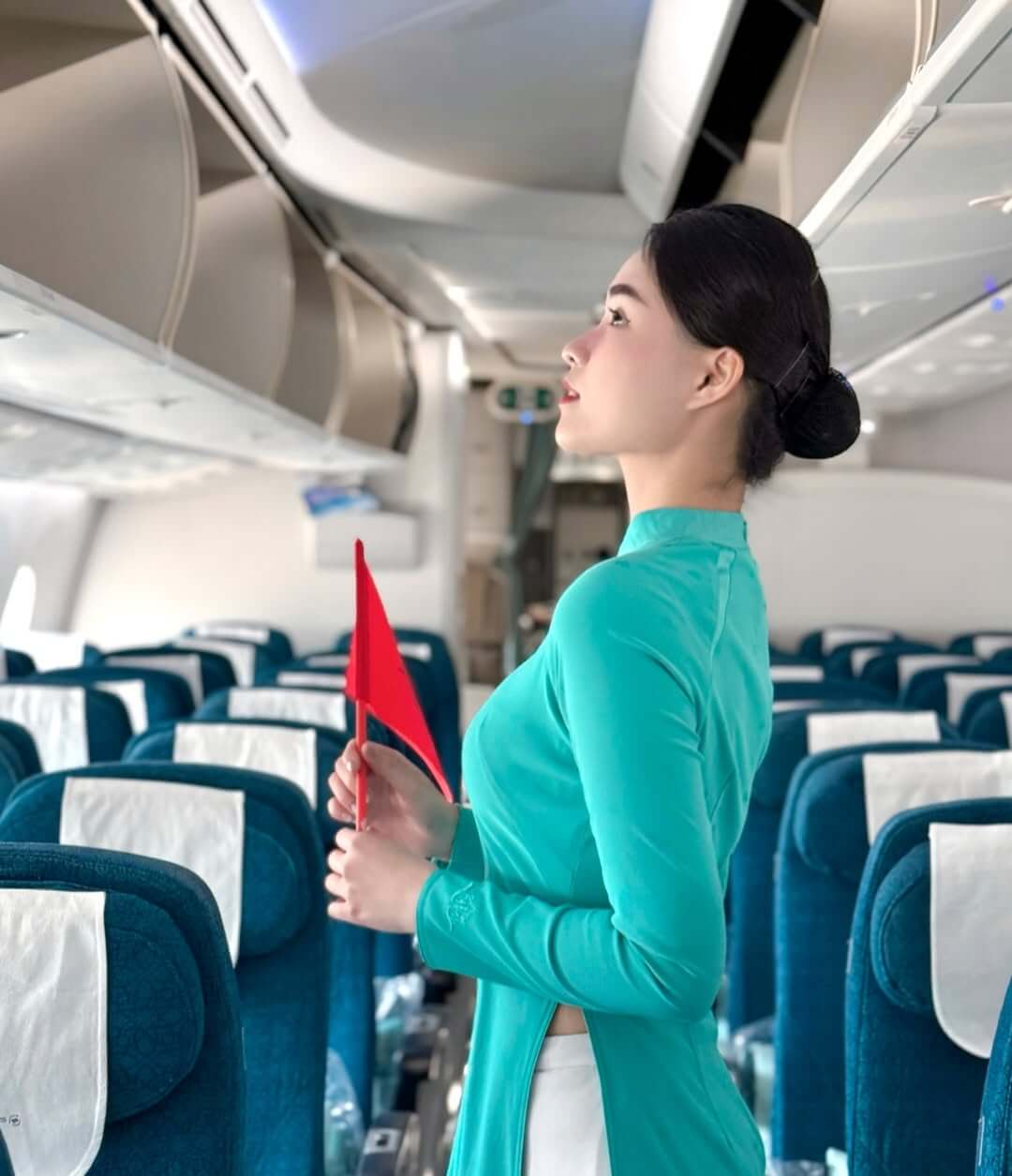 ảnh tiếp viên vietnam airline xinh đẹp 16