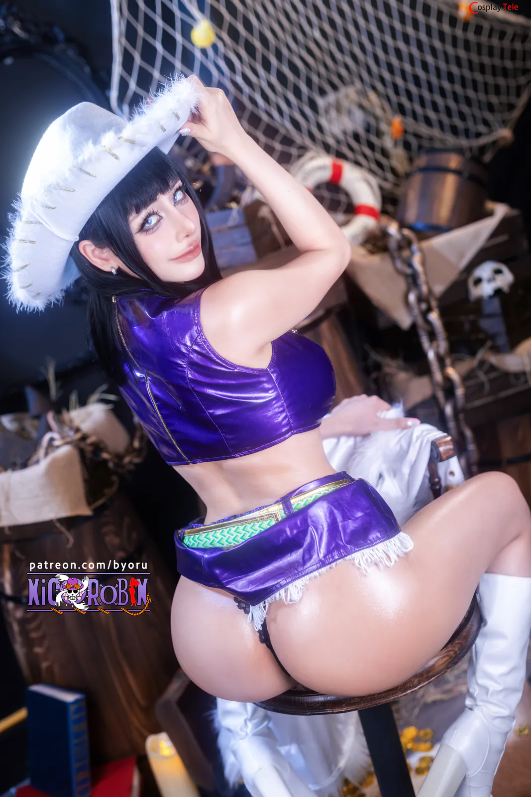 Byoru cosplay Nico Robin Baroque Works 15