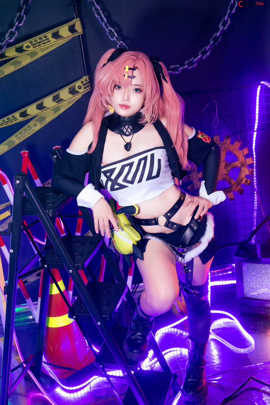 Messie Huang cosplay Nicole Demara 2