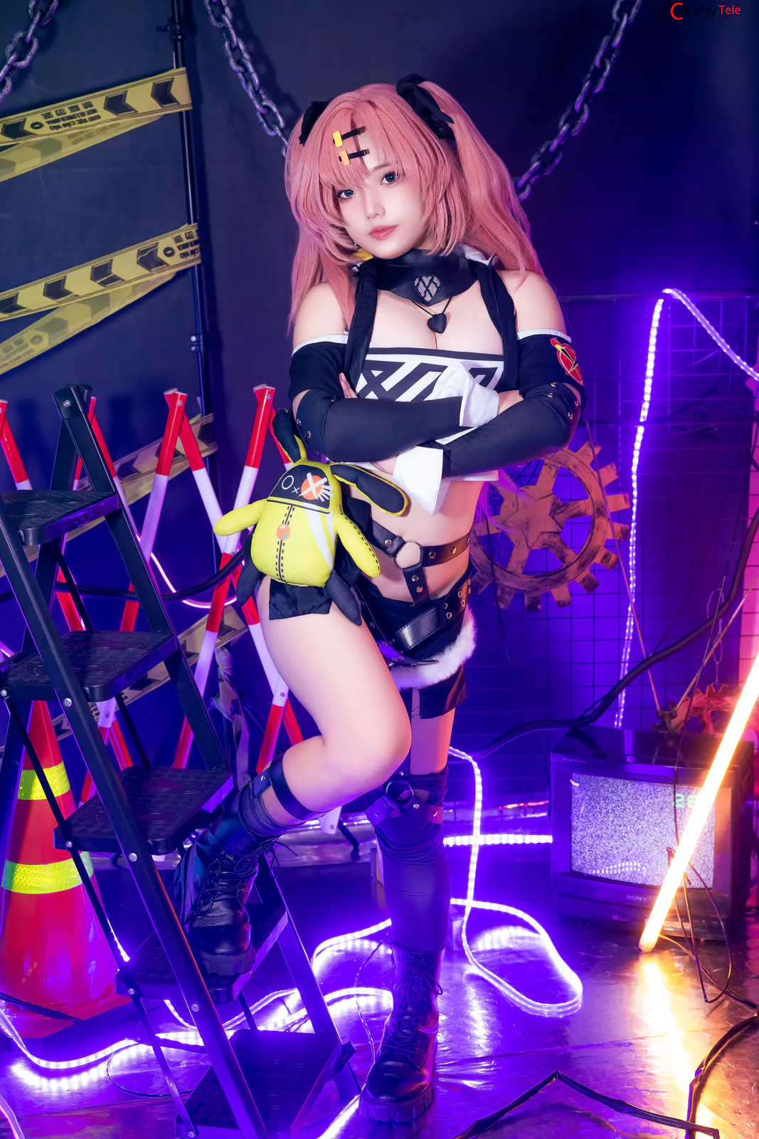 Messie Huang cosplay Nicole Demara 4
