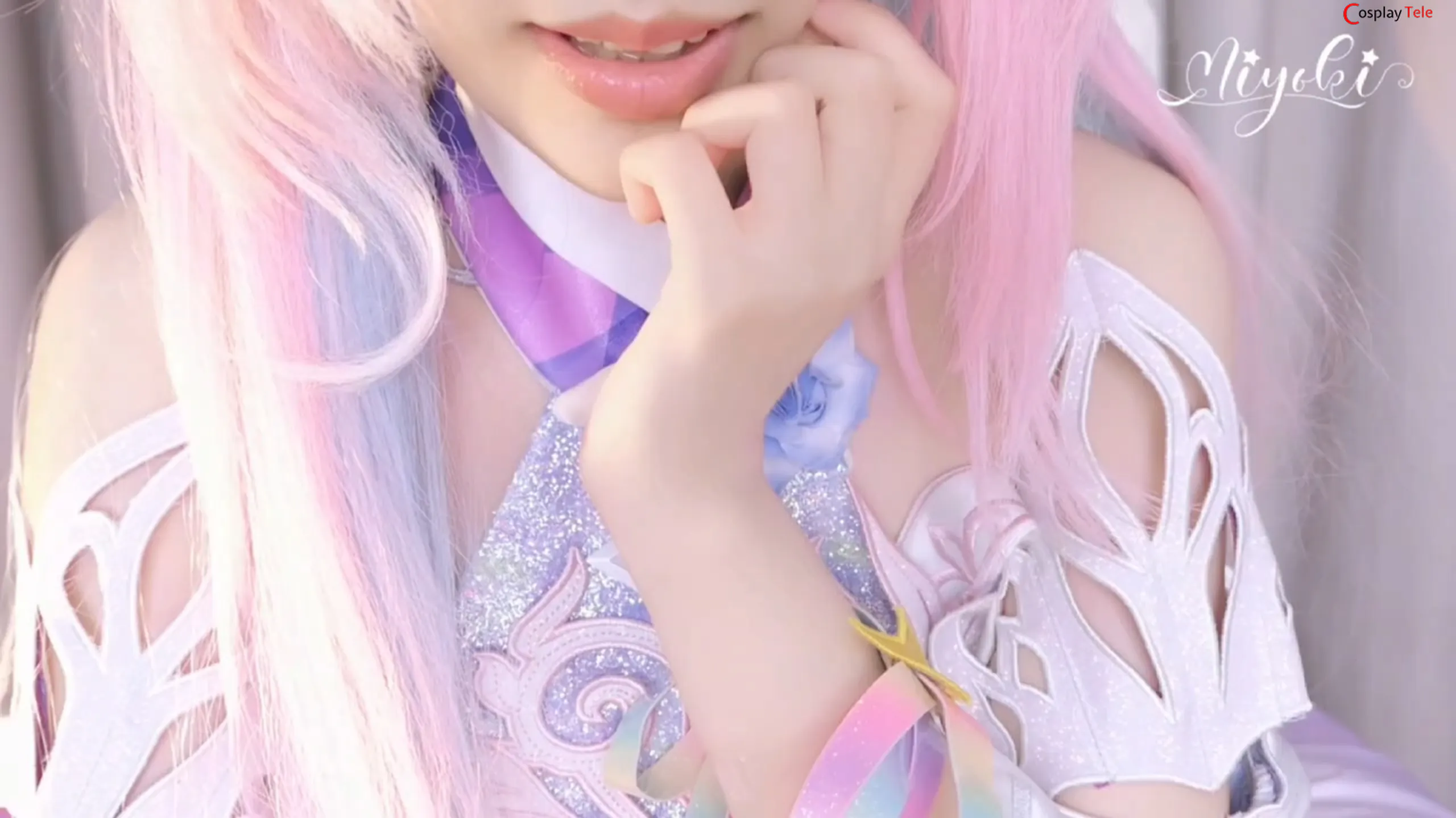 Misaki Suzuki cosplay Hyacine 3
