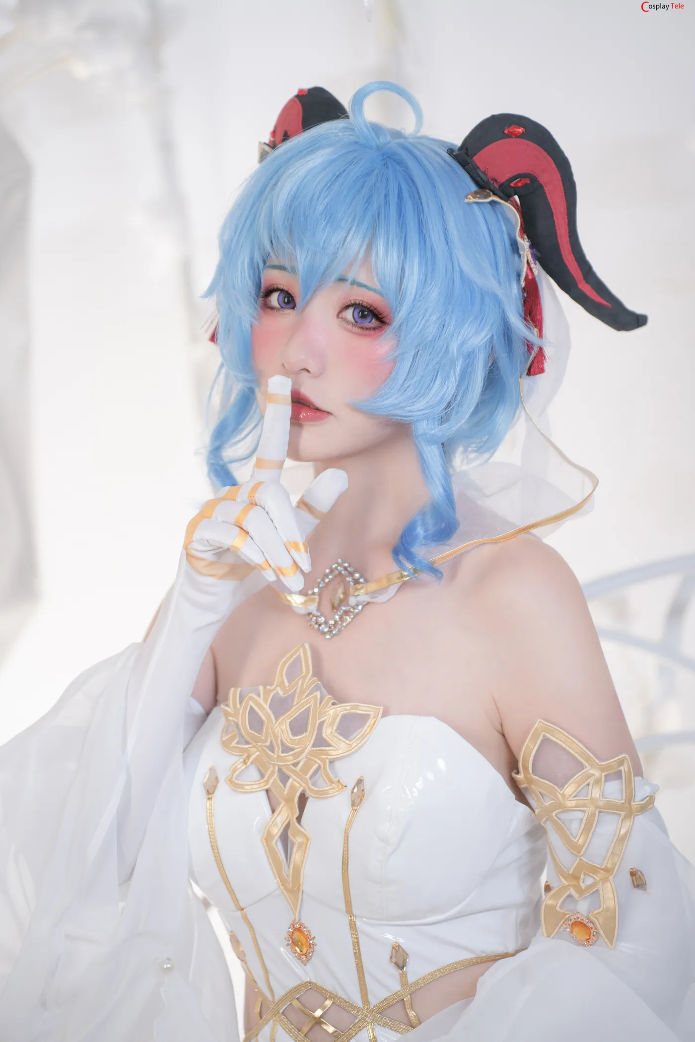 Nekokoyoshi cosplay Ganyu and Eula 14