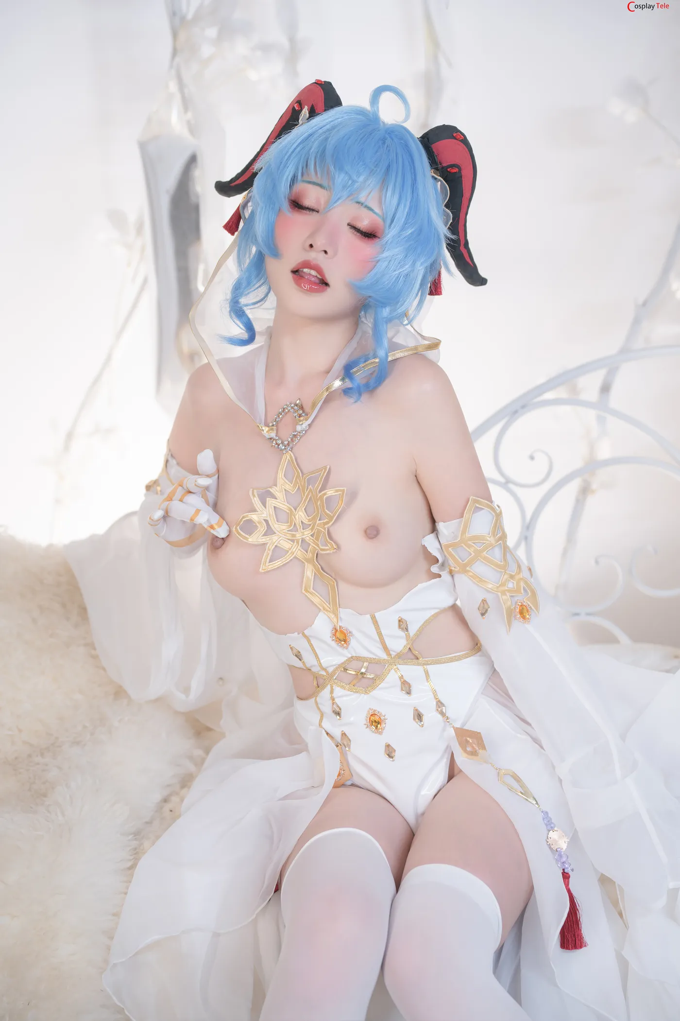 Nekokoyoshi cosplay Ganyu and Eula 33