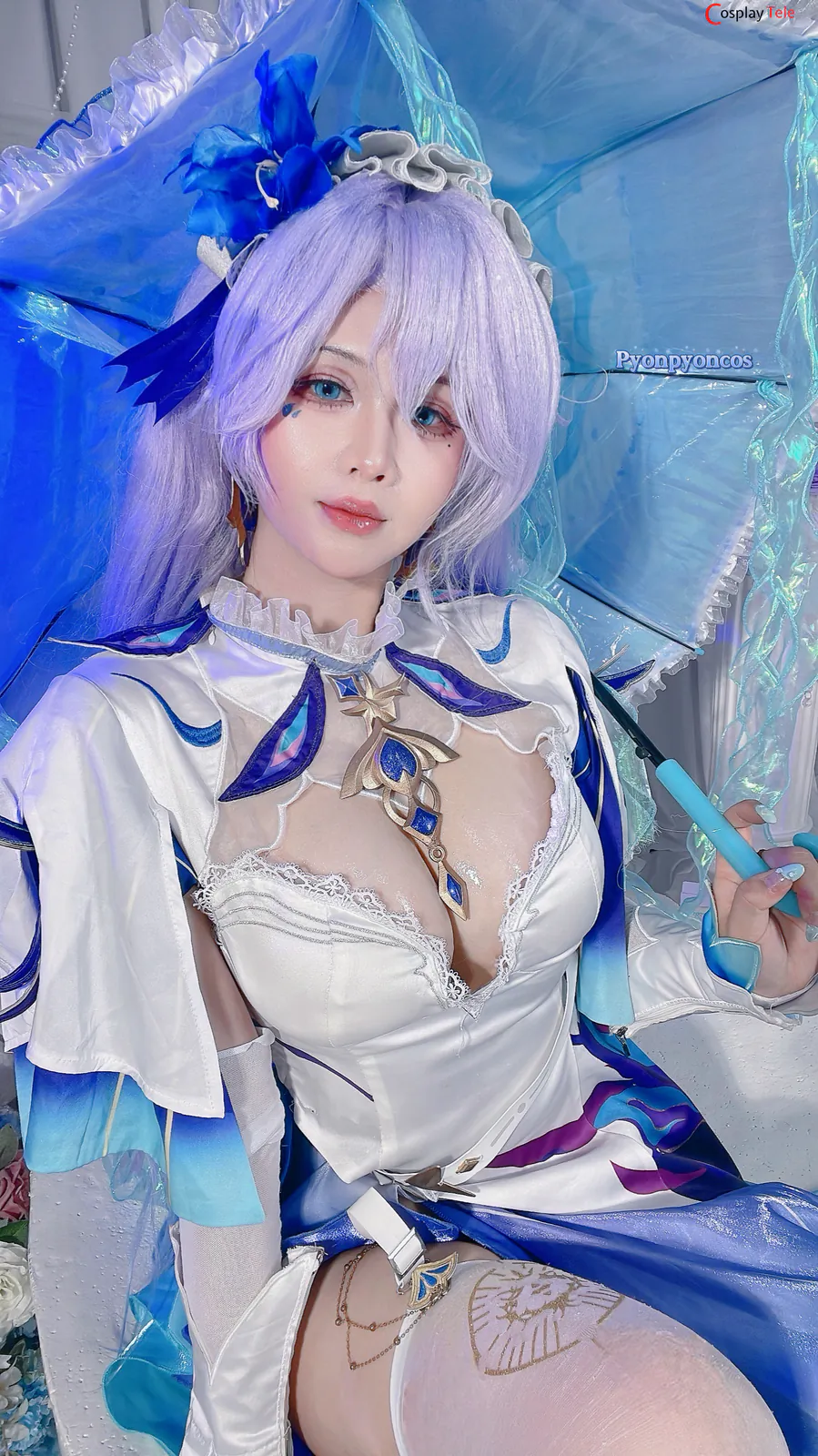 Pyoncos cosplay Cantarella 42