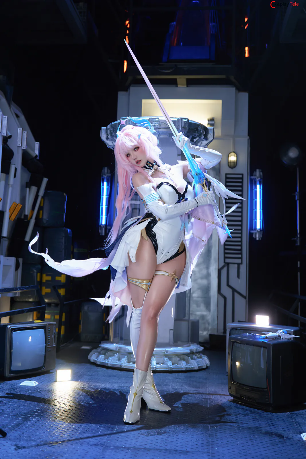 AxunkaOri cosplay Aemeath 133