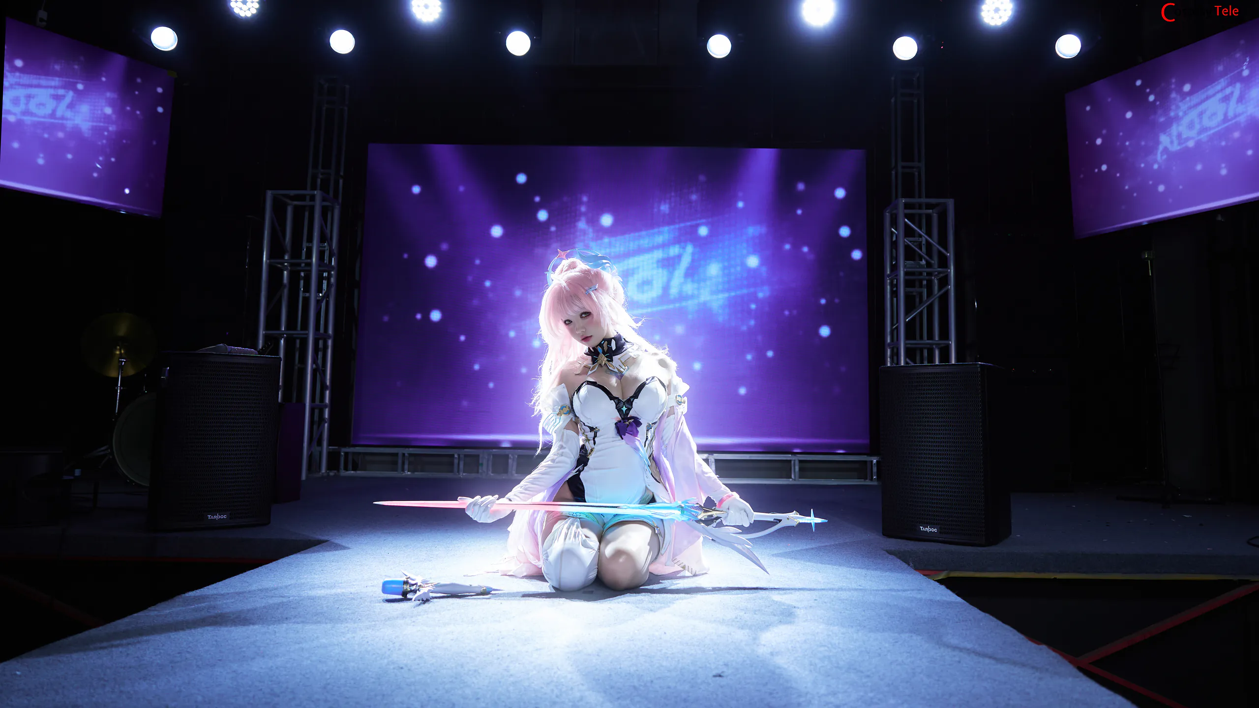 AxunkaOri cosplay Aemeath 36